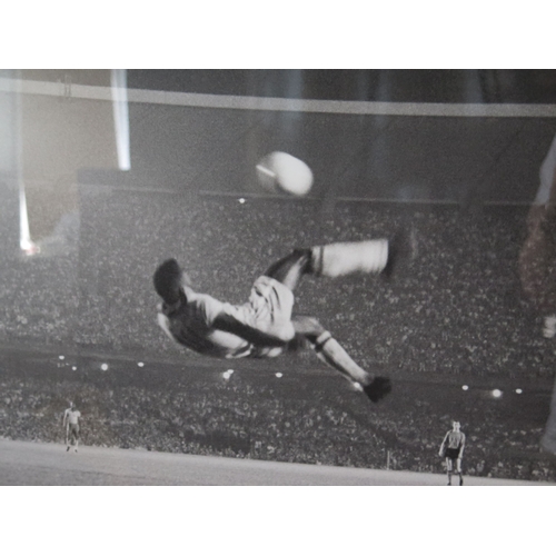 6A - Limited edition Signed Pele photographic print, 