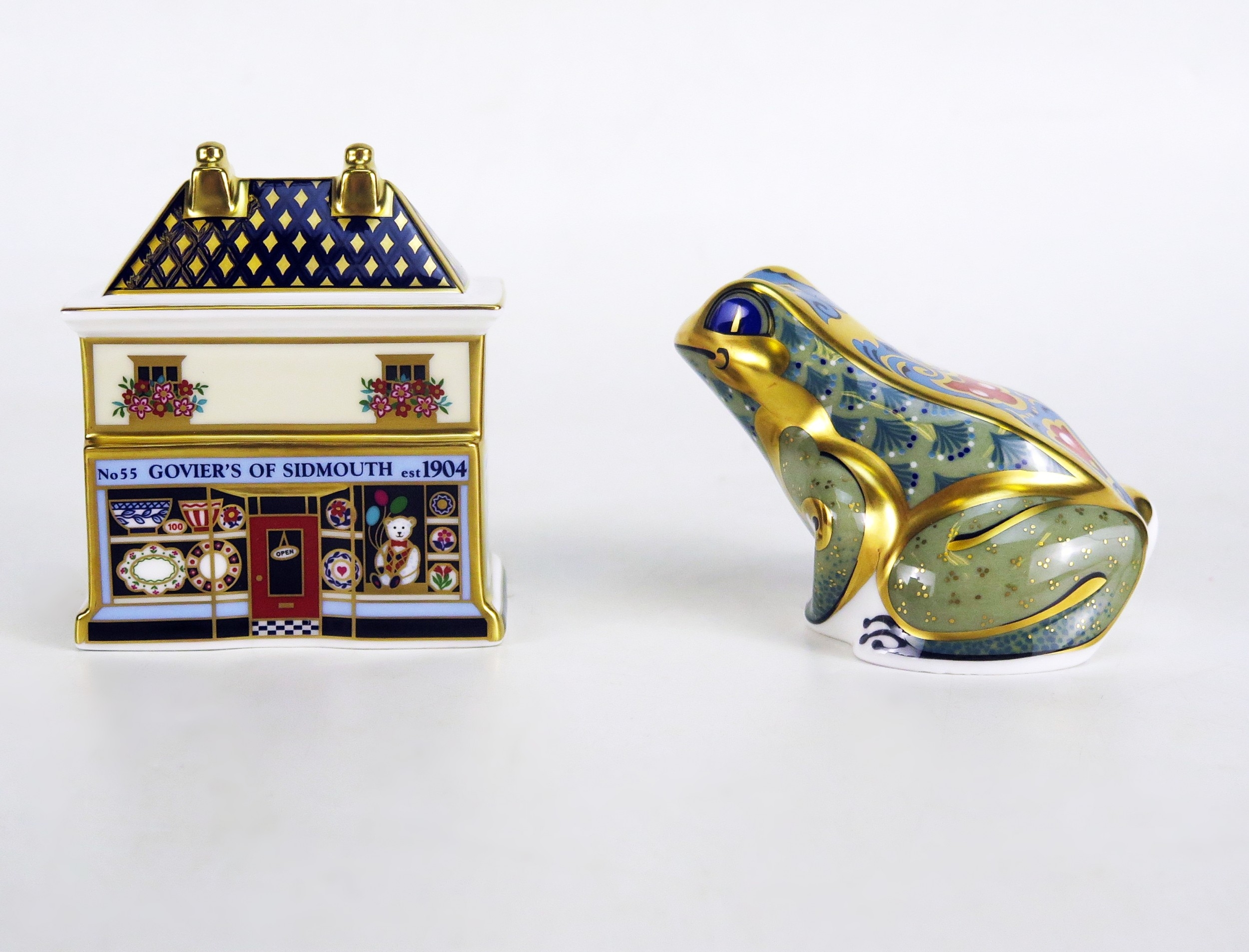 A Royal Crown Derby Fountain Frog paperweight, gold stopper, together ...