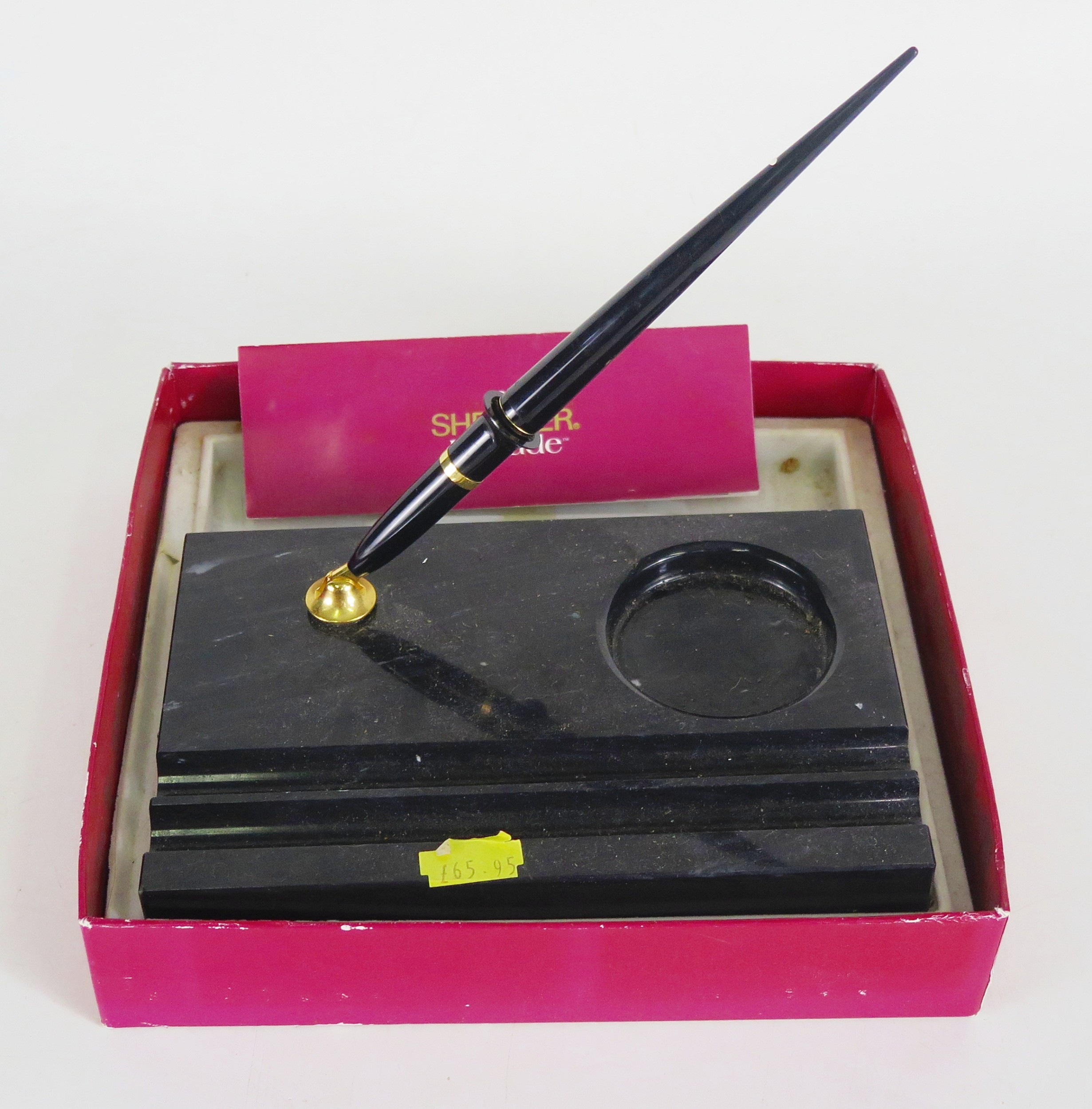A Sheaffer black marble desktop pen stand with ballpoint pen