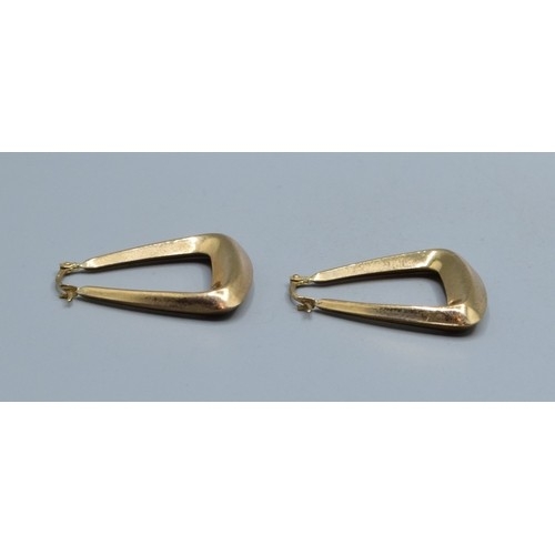 2504 - 9ct gold Triangular shape hoop earrings 2.5cm drop, 2.2cm widest , 0.4cm thickest