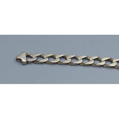 2507 - 925 silver flat link bracelet with lobster claw catch 23cm long, 0.9cm wide, 30grams