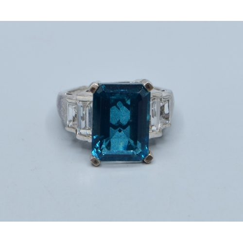 2590 - 925 silver ladies rectangular Elbaite Tourmaline statement ring with clear gem stone decoration to e... 