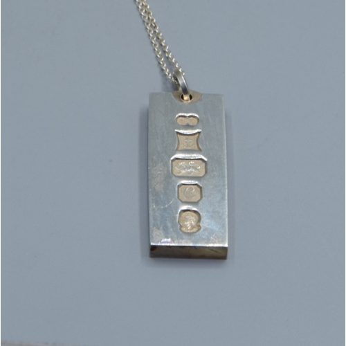 2599 - 925 silver fully hall marked 1 once Ingot held on a 925 silver neck chain 70cm long