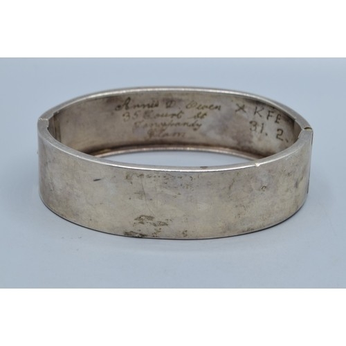 2606 - Vintage 925 silver scrolled bangle. 25grams