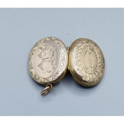 2613 - Antique Victorian 9ct gold back and front locket 2.1cm x 1.6cm not including the bale 5.3grams