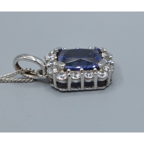 2617 - Beautiful Blue gem stone 925 silver cluster pendant necklace