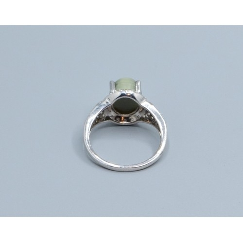 2619 - 925 silver ladies Cats eye cabochon dress ring with ornate clear gem stone shoulder decoration size ... 