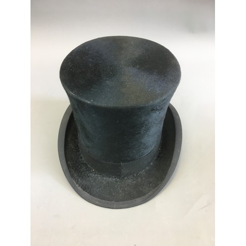 58 - Antique Henry Heath Ltd Oxford St W. Wallace Newcastle (Sole Agent) Plush Top Hat Silk Lined Circa 1... 