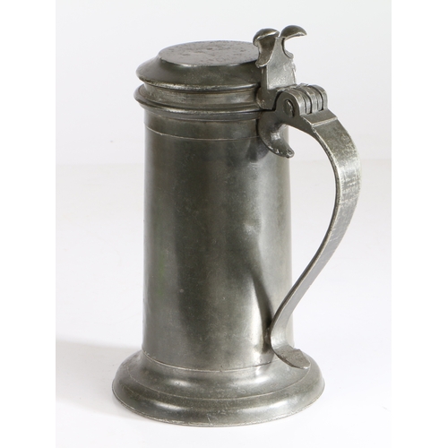 110 - A small Charles II pewter Beefeater flagon, Norfolk, circa 1670

 With typical lid, plain drum, ovol... 