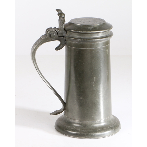 110 - A small Charles II pewter Beefeater flagon, Norfolk, circa 1670

 With typical lid, plain drum, ovol... 