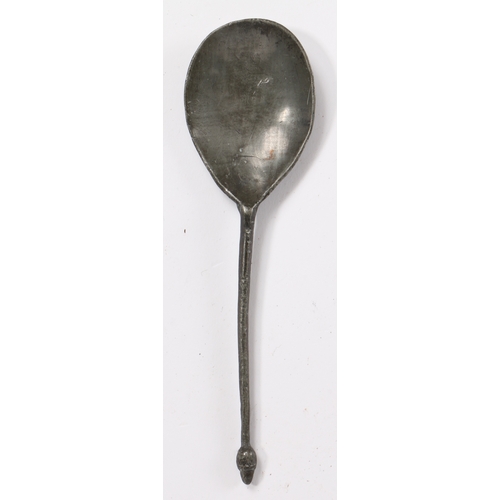 235 - A pewter acorn knop spoon, possibly mid-16th century

 Having a slender hexagonal stem and fig-shape... 