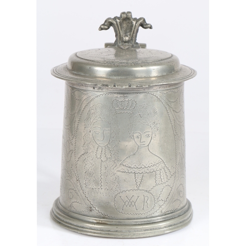 31 - A very rare William & Mary Royal commemorative double-portrait pewter wrigglework flat-lid tankard, ... 