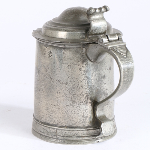 75 - A rare and documented William & Mary OEWS quart straight-sided dome-lidded tankard, Birmingham, circ... 