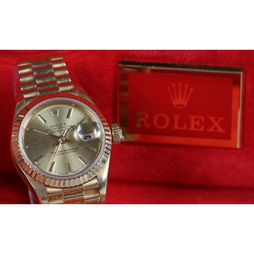 176 - An 18 carat gold Rolex Datejust ladies wristwatch, model no. 69178, case no. T356XXX, circa 1996, th... 