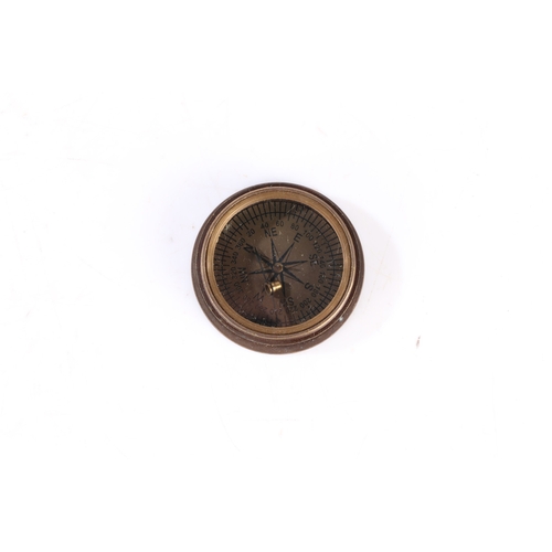 126 - STANLEY LONDON COMPASS. Stanley London Compass, the top with sundial dated 1862, the top open to rev... 