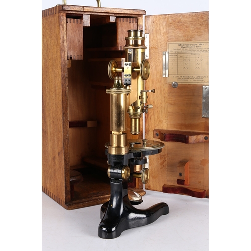 127 - A LEITZ WETZLER 165904 MICROSCOPE. A Leitz Wetzler 165904 microscope, brass mounted with black lacqu... 