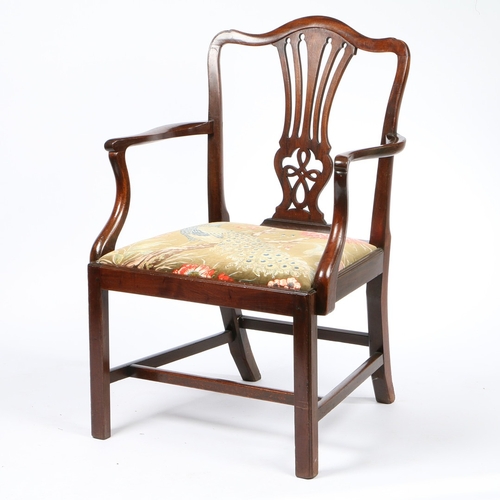 331 - A GEORGE III MAHOGANY CARVER CHAIR. the arched top rail above a pierced vase shaped splat, the curve... 