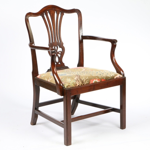 331 - A GEORGE III MAHOGANY CARVER CHAIR. the arched top rail above a pierced vase shaped splat, the curve... 