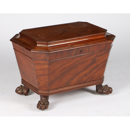 389 - A GEORGE III MAHOGANY CELLARETTE OR WINE COOLER OF SARCOPHAGUS FORM. A George III mahogany cellarett... 