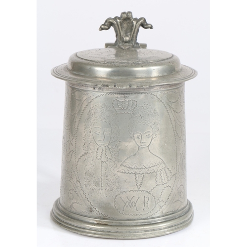 12 - A VERY RARE WILLIAM & MARY ROYAL COMMEMORATIVE DOUBLE-PORTRAIT PEWTER WRIGGLEWORK FLAT-LID TANKARD, ... 