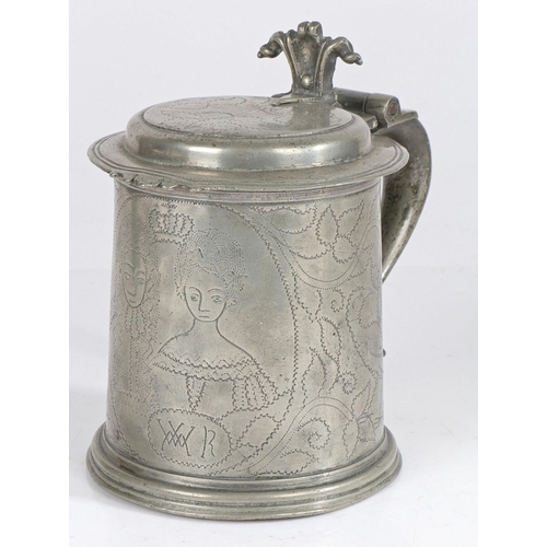 12 - A VERY RARE WILLIAM & MARY ROYAL COMMEMORATIVE DOUBLE-PORTRAIT PEWTER WRIGGLEWORK FLAT-LID TANKARD, ... 