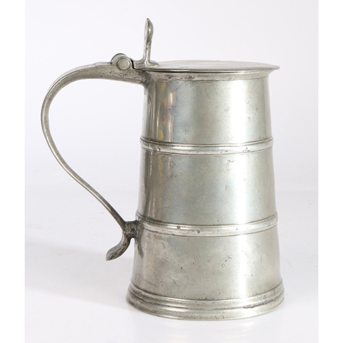 14 - A RARE 18TH CENTURY PEWTER OEAS QUART FLAT-LIDDED COMMUNION FLAGON (LAVER), SCOTTISH, CIRCA 1740. Th... 