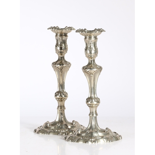 179 - A PAIR OF GEORGE III PAKTONG CANDLESTICKS, CIRCA 1765. Each with tulip-shaped socket and detachable ... 