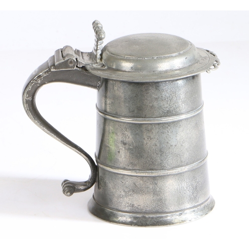 18 - A WILLIAM & MARY PEWTER FLAT-LID TANKARD, BIRMINGHAM, CIRCA 1690. The relatively slender straight-si... 