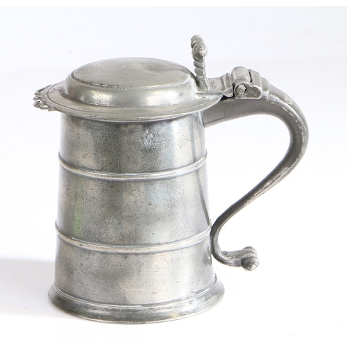 18 - A WILLIAM & MARY PEWTER FLAT-LID TANKARD, BIRMINGHAM, CIRCA 1690. The relatively slender straight-si... 