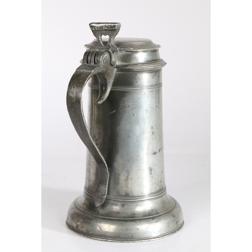 21 - A CHARLES II PEWTER BEEFEATER FLAGON, POSSIBLY WEST COUNTRY, CIRCA 1680. Having hallmarks of maker '... 