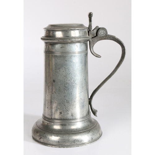 21 - A CHARLES II PEWTER BEEFEATER FLAGON, POSSIBLY WEST COUNTRY, CIRCA 1680. Having hallmarks of maker '... 