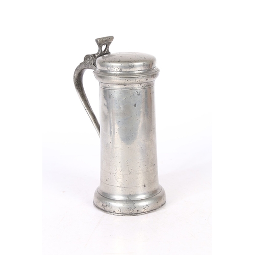 47 - A SMALL CHARLES I PEWTER FLAGON, CIRCA 1630. With two pairs of narrow incised lines to lower cylindr... 