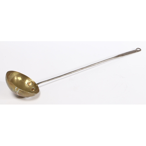 154 - AN EARLY 18TH CENTURY BRASS AND IRON LADLE, ENGLISH, CIRCA 1720-50. Having a brass circular bowl, co... 