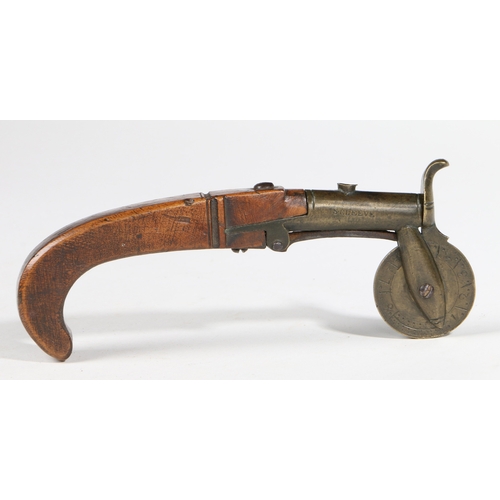 172 - A 19TH CENTURY GUNPOWDER TESTER OR EPROUVETTE, ENGLISH. The brass barrel engraved  'S. CLEEVE' and '... 