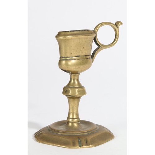 177 - AN EARLY 18TH CENTURY MANNER BRASS UPRIGHT CANDLE-SNUFFER STAND. The elongated oval cup fitted with ... 