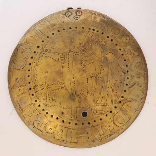 379 - A CHARMING CHARLES I BRASS WARMING PAN LID, DATED 1634. The circular cover inscribed 'WHO BURND THE ... 