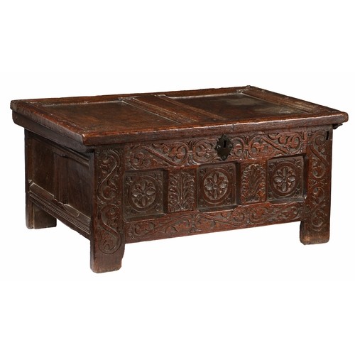 380 - A RARE & GOOD ELIZABETH I OAK TABLE-BOX, CIRCA 1580. Of shallow form, having a twin-panelled pivotal... 