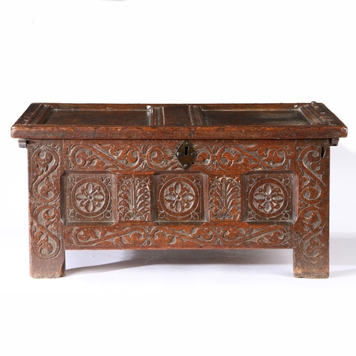 380 - A RARE & GOOD ELIZABETH I OAK TABLE-BOX, CIRCA 1580. Of shallow form, having a twin-panelled pivotal... 