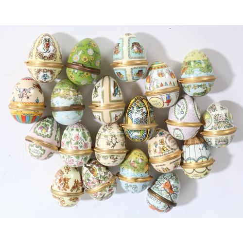 82 - NINETEEN HALCYON DAYS BILSTON & BATTERSEA ENAMEL EASTER EGG BOXES. Various dates, no certificates (1... 