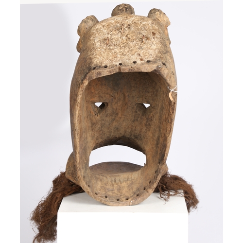 48 - A EXTREMELY LARGE DAN KRAN MASK, LIBERIA. second third of the 20th century, having a carved wood and... 