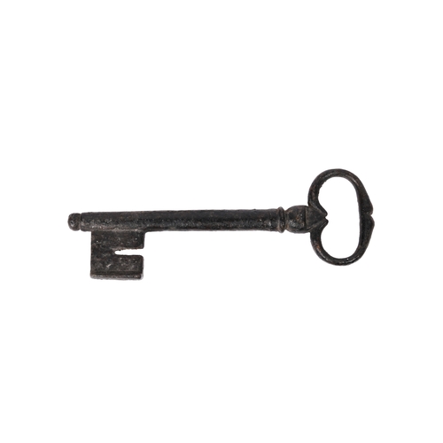 109 - FIVE 17TH/18TH CENTURY IRON KEYS (5). Four with kidney-shaped bow, the largest 15.5cm long (5).