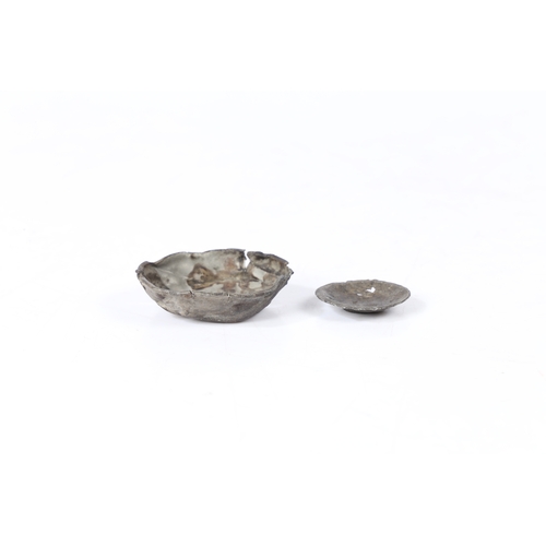 154 - A PEWTER TOY/OR VERY SMALL SPICE SAUCER AND A TOY BOWL, ENGLISH, CIRCA 1600. Recovered from the Anch... 