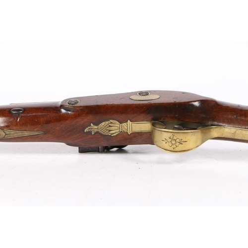 214 - A BRASS BARRELLED FLINTLOCK BLUNDERBUSS WITH SPRING BAYONET, RETAILED BY JOHN BOBBIT, BUNGAY, SUFFOL... 