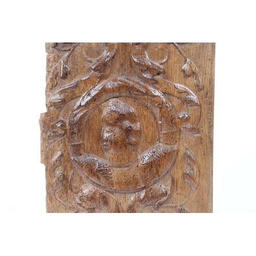 225 - AN EARLY 16TH CENTURY OAK ROMAYNE-TYPE PANEL, CIRCA 1520. Designed with a male bust profile, within ... 