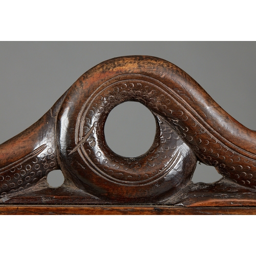 105 - AN EXCEPTIONAL LARGE ELIZABETHAN OAK SETTLE, WITH REMARAKBLE DOUBLE SERPENT CRESTING IN WALNUT, ENGL... 