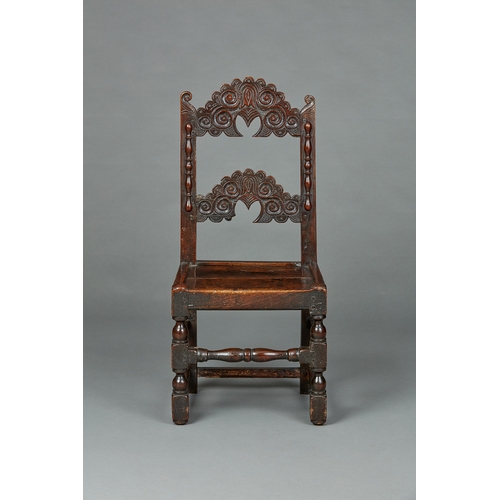 106 - AN UNUSUAL AND GOOD QUALITY ASH YORKSHIRE SINGLE CHAIR, CIRCA 1660. The uprights with applied split ... 