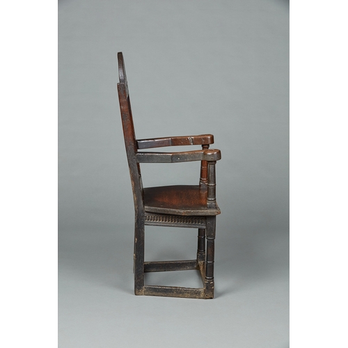 110 - A FINE AND RARE ELIZABETHAN OAK CAQEUTEUSE ARMCHAIR, BECKHAM WORKSHOP, SALISBURY, CIRCA 1580-1600. T... 