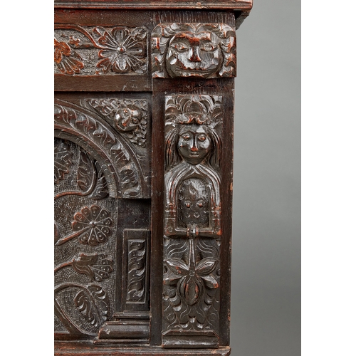 112 - A FINE AND RARE ELIZABETHAN OAK COFFER, BECKHAM WORKSHOP, SALISBURY, CIRCA 1580-1600. The twin plank... 