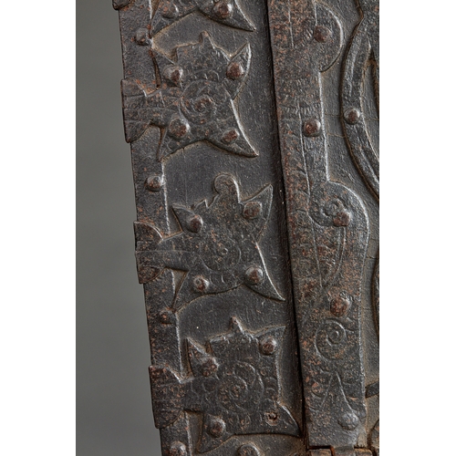 114 - A RARE AND DOCUMENTED TUDOR IRON BOUND OAK TRAPEZIUM SHAPED STRONG BOX, ANGLO/FLEMISH, CORBY CASTLE,... 