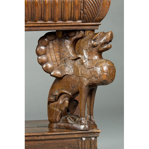 32 - A RARE ELIZABETHAN OAK THREE TIER BUFFET WITH QUADRUPLE GRIFFIN SUPPORTS, HOME COUNTIES, CIRCA 1570-... 